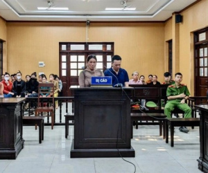 Vợ chồng đánh shipper gãy 2 tay lãnh 12 năm tù