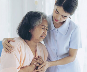 Nghỉ lễ con rủ về quê, mẹ nghẹn ngào 'bán hết rồi, nhà đâu mà về'