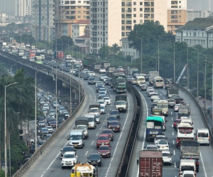Dòng ô tô ùn dài gần 2km chờ qua trạm thu phí cao tốc Pháp Vân - Cầu Giẽ