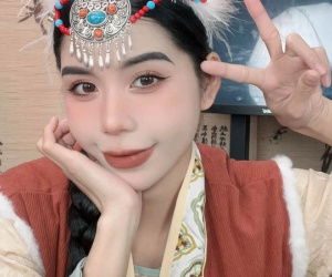 Phú bà giới livestream tiết lộ bị chồng lừa vào cảnh 'mẹ kế hơn con chồng chỉ 5 tuổi', vì sao nghe xong thấy thương hơn là giận?