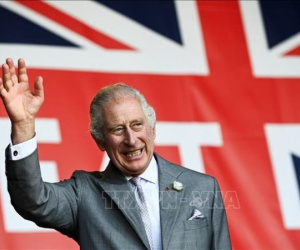 Vua Charles III quay lại làm việc sau đợt trị liệu ung thư