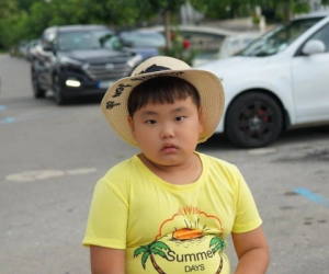Quên hình ảnh hài hước đi, Bi béo nhà Xuân Bắc giờ cực chững chạc, tự tin hùng biện ở trường học như này đây!