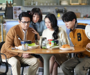 Gia đình 'toàn visual' đỉnh nhất Lật Mặt 7: Cha là Jang Dong Gun Việt Nam, con là hot boy phim giờ vàng