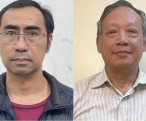 Cựu Giám đốc Trung tâm Công nghệ sinh học nhận những túi quà tiền tỷ