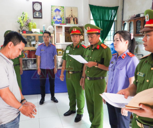 Nhiều phụ nữ sập 'bẫy tình' của các gã đàn ông ở miền Tây