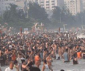 Đây mới thật sự là nghỉ lễ này: Sa Pa đông nghịt, Vũng Tàu kín đặc người, thở không nổi nói gì tắm!