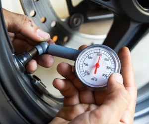 3 NÊN và 3 KHÔNG khi đi xe máy trời nắng nóng