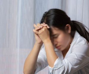 Nghỉ lễ đầu tiên ở nhà chồng, tôi ám ảnh kinh hoàng khi mẹ chồng giao cho đi chợ nấu nướng 4 mâm cỗ