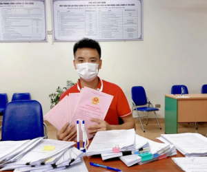'Cặp vợ chồng triệu đô' từng có quá khứ đi chạy bàn, giờ thuê hẳn du thuyền 500 tỷ để quảng bá livestream tầm cỡ