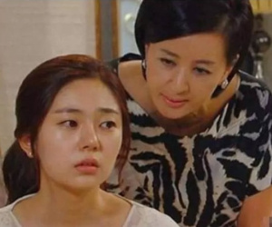 Về nghỉ lễ 3 ngày, đến khi đi, mẹ chồng đưa ra yêu cầu khiến con dâu choáng váng