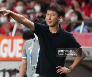 HLV Mai Đức Chung: 'Ông Kim Sang-sik phải thay đổi, cứ như lúc ở Jeonbuk thì không phù hợp với BĐVN'