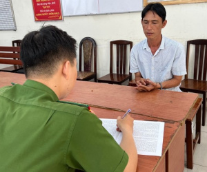Bắt đối tượng dùng dao uy hiếp người phụ nữ đang ngồi trong ô tô