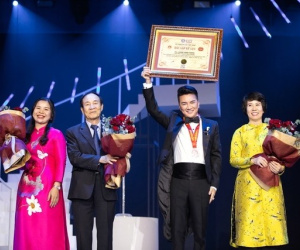 Đàm Vĩnh Hưng xác lập kỷ lục