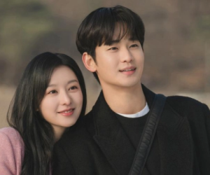 Kim Soo Hyun lộ hint hẹn hò Kim Ji Won ở Queen of Tears tập đặc biệt, đi chơi riêng ngay lúc quay phim?