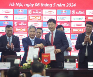 Tân HLV trưởng Kim Sang-sik: Triết lý bóng đá của tôi là chiến thắng