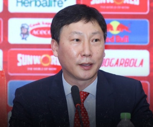 Phỏng vấn HLV Kim Sang-sik: Khát khao giành chiến thắng cho Việt Nam, muốn làm anh trai của học trò, từng coi Công Phượng, Văn Toàn rất xuất sắc