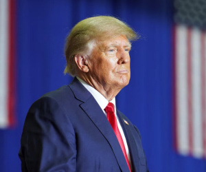 Thẩm phán Mỹ đe dọa bỏ tù ông Trump