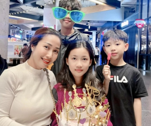 Ốc Thanh Vân ở Úc: 3 con đem gửi bạn bè, tự lái xe chạy show đến tối mịt