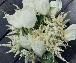Midu dùng hoa cưới đắt đỏ, có ý nghĩa đặc biệt trong lễ cưới riêng tư với chồng doanh nhân tại Đà Lạt