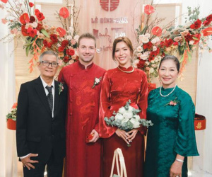 Minh Tú đăng ảnh đám hỏi được tổ chức kín tiếng, một chi tiết gây xúc động mạnh