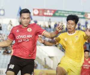 'Đại gia' V.League thất vọng rời sân, HLV Kim Sang-sik gặp khó trước ngày hội quân
