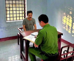 Khởi tố đối tượng đâm phó chánh án trọng thương
