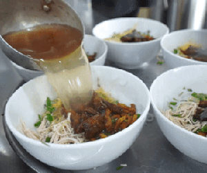 Bún thang lươn Phố Hiến lạ miệng ở Hà Nội, khách ăn tấm tắc khen đậm đà