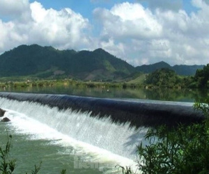 Mê mẩn đập nước hoang sơ, hùng vĩ níu chân mọi du khách