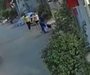 Xác minh clip bé gái 8 tuổi bị hàng xóm đánh dã man