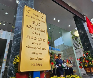 Giá vàng SJC đột ngột 'quay xe' lao dốc, nên mua hay bán?