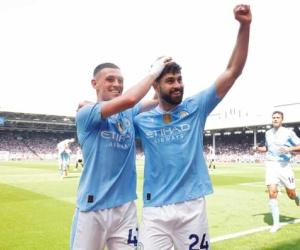 Man City đòi lại ngôi đầu khi Ngoại hạng Anh chỉ còn 2 vòng