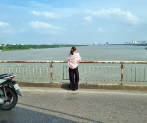 Kịp thời ngăn người phụ nữ nhảy cầu Chương Dương tự tử