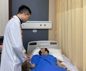 Vụ nữ bác sĩ bị kính rơi vào người: Bác sĩ trực tiếp điều trị nói về khả năng hồi phục