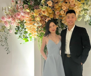 Yêu nhau năm lớp 12 cùng du học Mỹ, chia tay vì chuyện rửa bát rồi 'đánh úp' bằng màn cầu hôn trên du thuyền