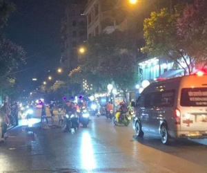 Tông nữ sinh tử vong rồi bỏ chạy, tài xế xe tải bị người dân chặn bắt