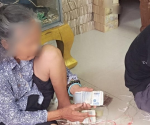 Xôn xao cụ bà ăn xin ở Nam Định có 9 bao tiền, chính quyền địa phương lên tiếng