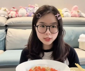 Cô gái 2K gây sốt khi chia sẻ đã 'nghỉ hưu' sống bằng tiền lãi từ khoản tiết kiệm ngân hàng, tiết lộ nhiều điều khiến dân tình ngỡ ngàng