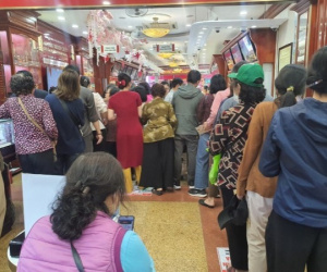 Giá vàng tăng giảm 'điên loạn', lộ diện người mang 100 lượng vàng miếng SJC đi chốt lời