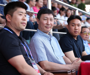 Tuyển Việt Nam: Băn khoăn về đội ngũ trợ lý cho HLV Kim Sang Sik