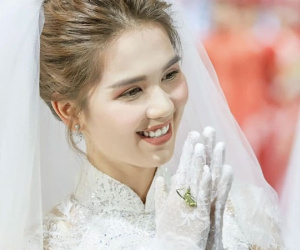Xôn xao ảnh Ngọc Trinh nghi đã cưới bí mật