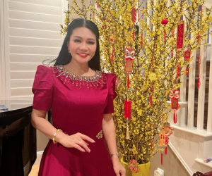 NS cải lương Ngọc Huyền ở tuổi 54: Sống trong biệt thự sân vườn triệu đô nhưng vẫn làm việc nhiều đến nỗi mẹ chồng phải lên tiếng