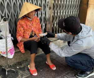 Bị chỉ trích vì 'làm từ thiện 500 nghìn', sao phim Lật Mặt lên tiếng đáp trả