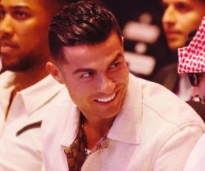 Ronaldo đi xe 13 tỷ, đeo đồng hồ 38 tỷ đi dự sự kiện, không ngờ vẫn bị đám đông la ó