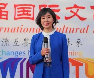 Chân dung nữ hiệu phó 'ngũ độc' mê thẩm mỹ: Biến mình từ phụ nữ U60 thành cô gái tuổi đôi mươi