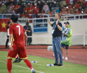 Lộ mức lương của HLV Polking ở CLB CAHN, bị giảm sâu vẫn thuộc top cao nhất V.League