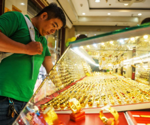 Giá vàng liên tục phá đỉnh, ‘ngồi trên đống lửa’ vì vay vàng mua nhà