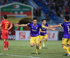 Văn Quyết chói sáng trong ngày HLV Kim Sang Sik dự khán, Hà Nội FC có 3 điểm