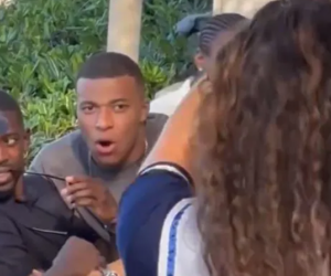 Mỹ nhân khiến Mbappe đứng tim, mắt chữ A mồm chữ O