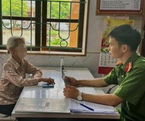 Cụ bà 75 tuổi suýt mất 900 triệu đồng sau cuộc gọi giả danh công an
