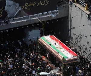 Người dân Tehran xuống đường đưa tiễn cố Tổng thống Iran Ebrahim Raisi
